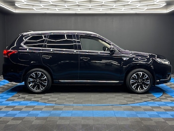 Used Mitsubishi Outlander 2017 for sale - 76012405: Photo