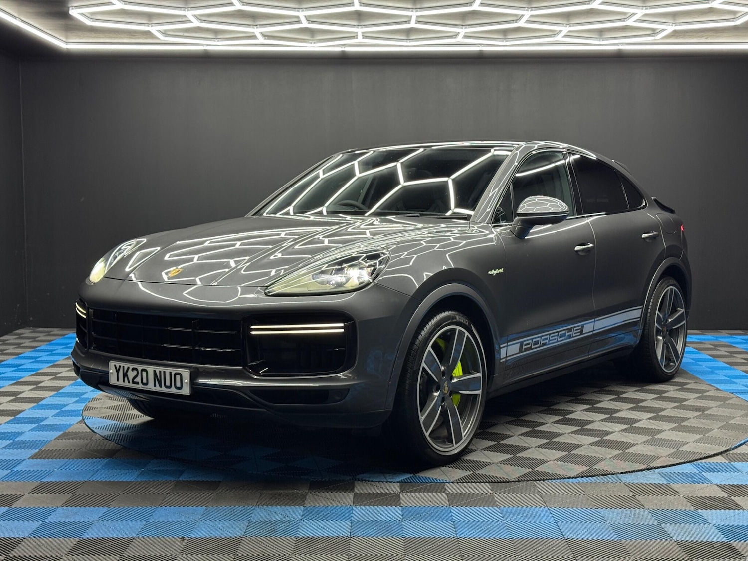 Used Porsche Cayenne 2020 for sale - 77203840: Photo 3
