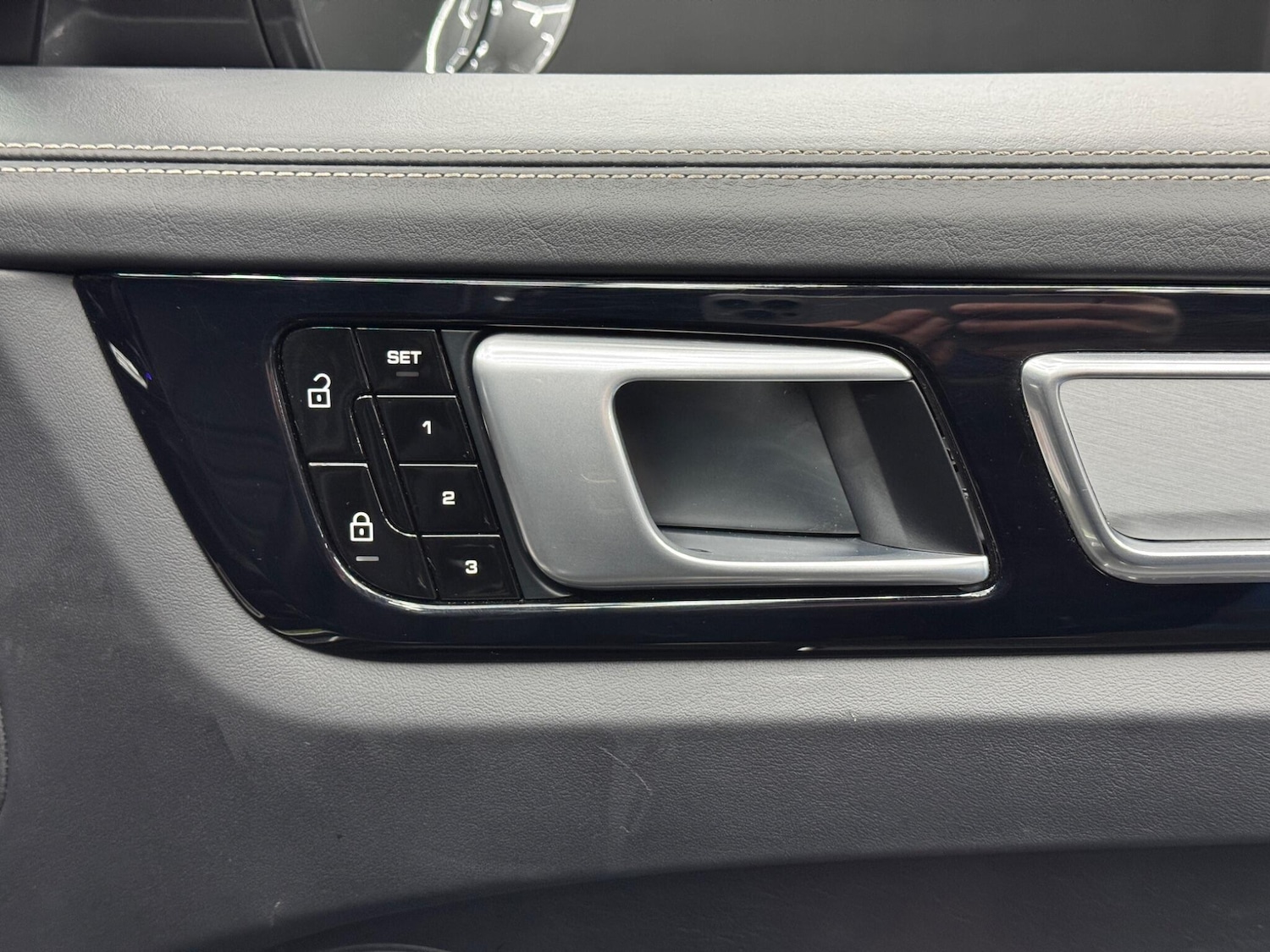 Used Porsche Cayenne 2020 for sale - 77203840: Photo 48