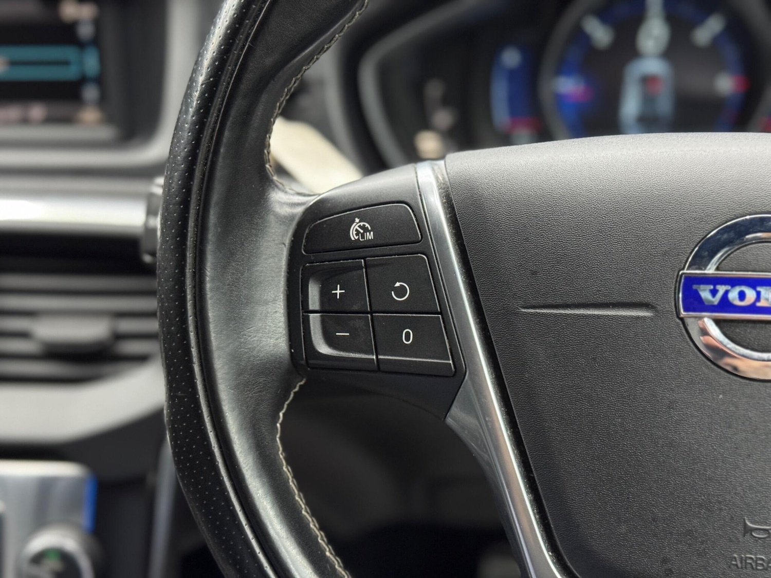 Used Volvo V40 2013 for sale - 77278886: Photo 19