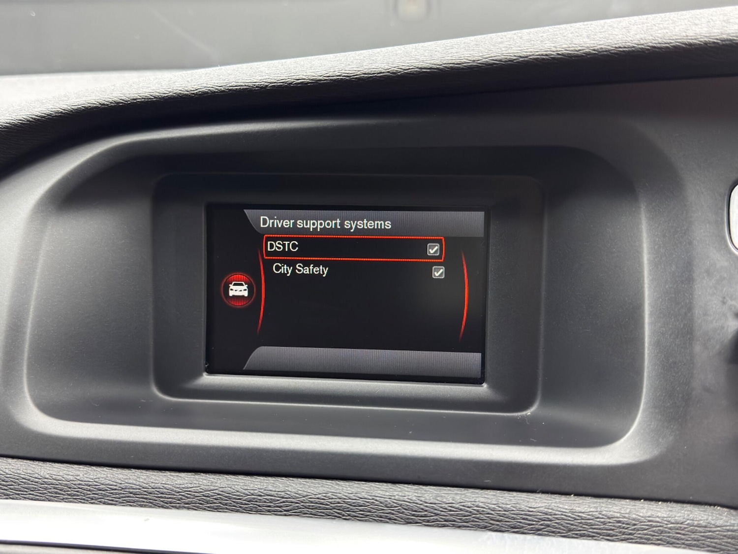 Used Volvo V40 2013 for sale - 77278886: Photo 29