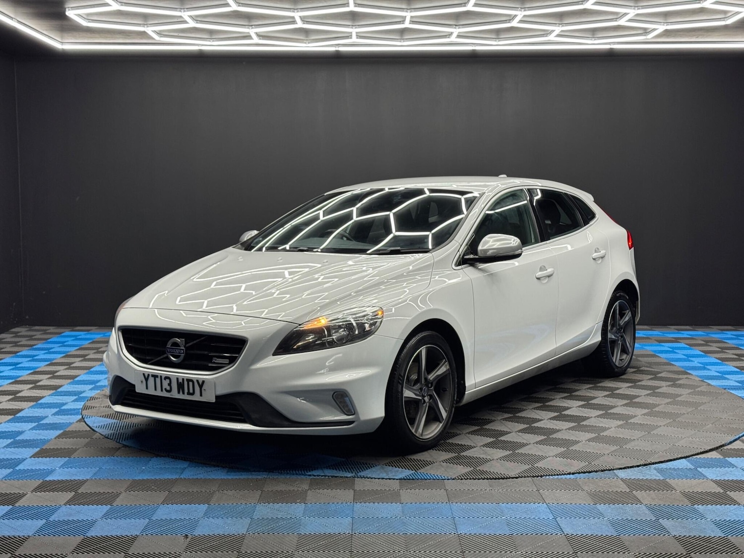 Used Volvo V40 2013 for sale - 77278886: Photo 3