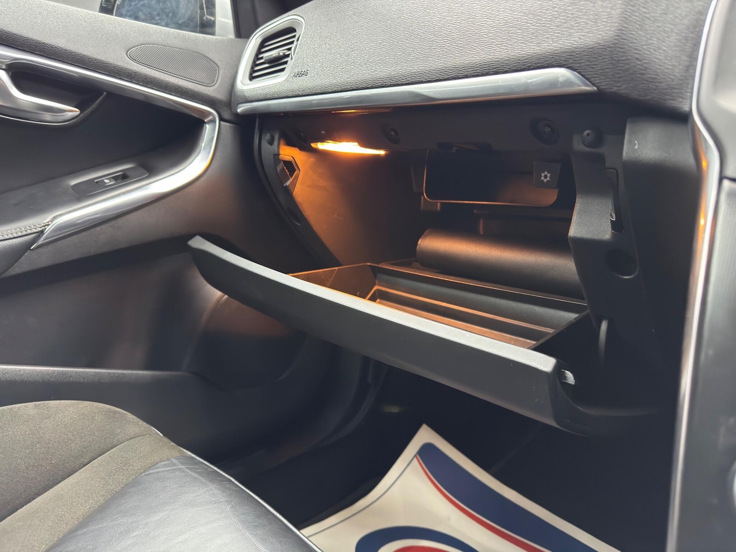 Used Volvo V40 2013 for sale - 77278886: Photo 31