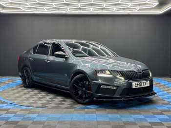 2019 (19) - 2.0 TSI 245 vRS 5dr [Black Pack]