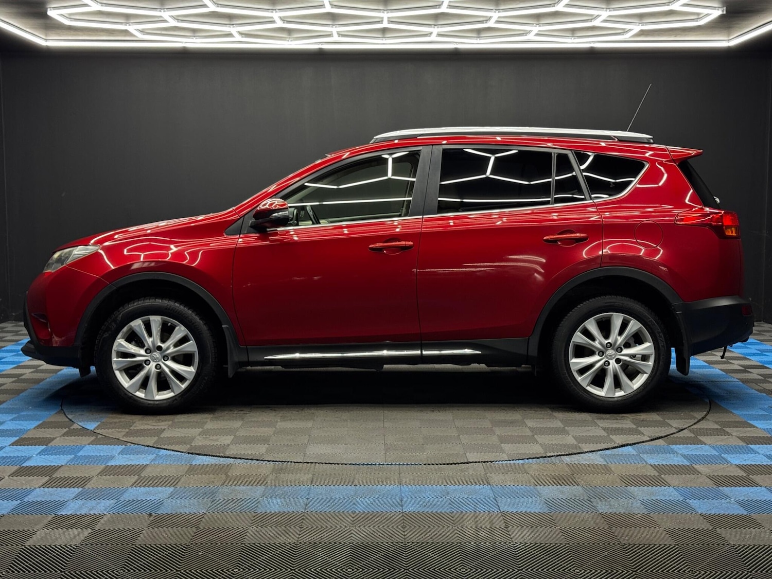 Used Toyota RAV4 for sale - 77883492: Photo 8