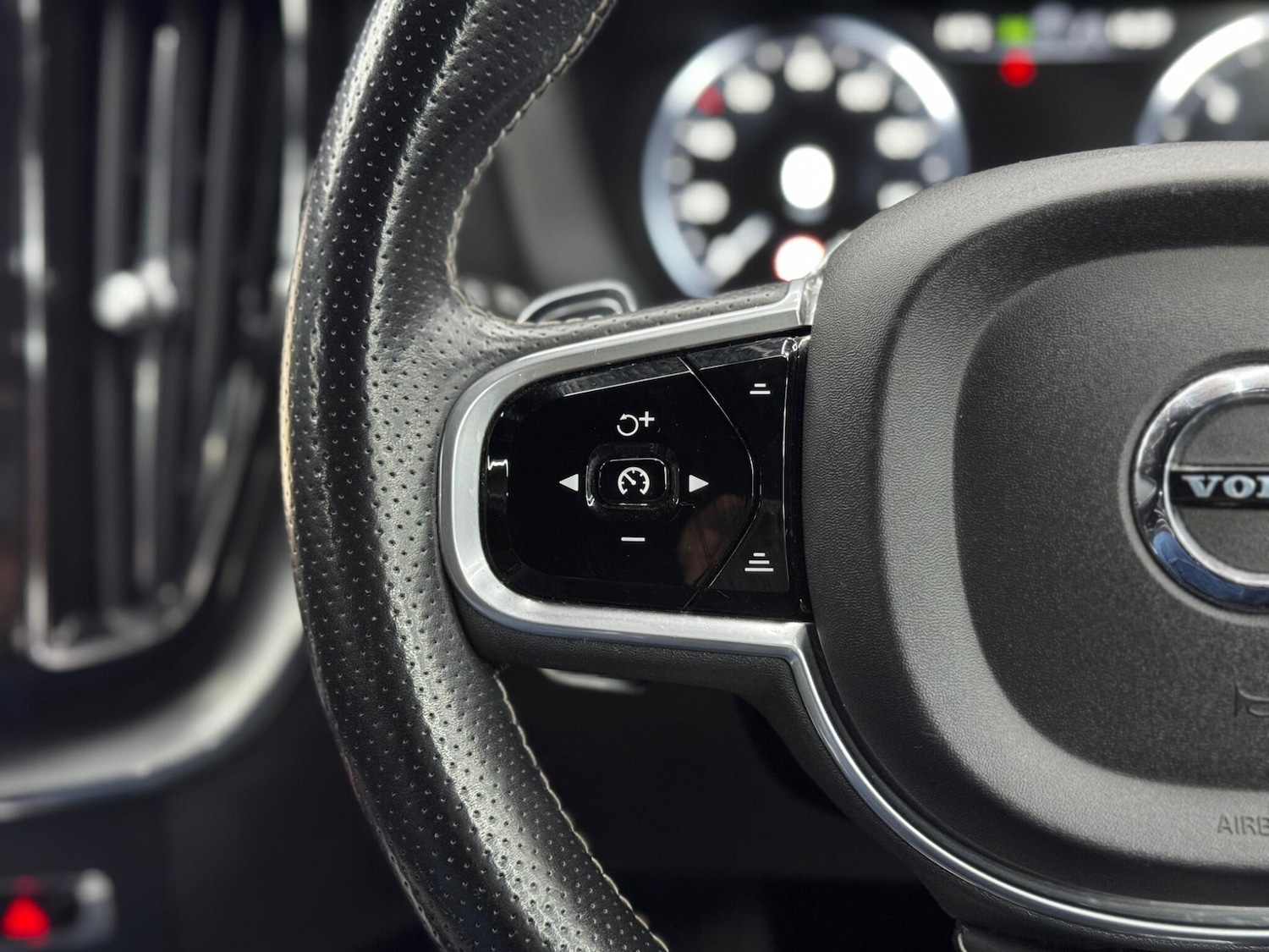 Used Volvo XC60 for sale - 78135782: Photo 17