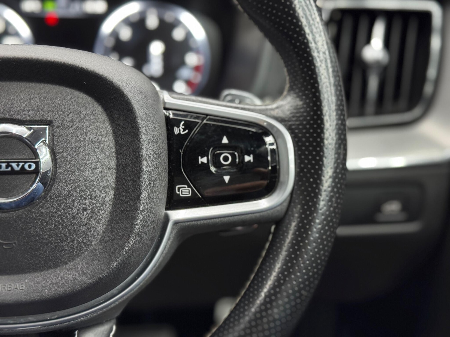 Used Volvo XC60 for sale - 78135782: Photo 18