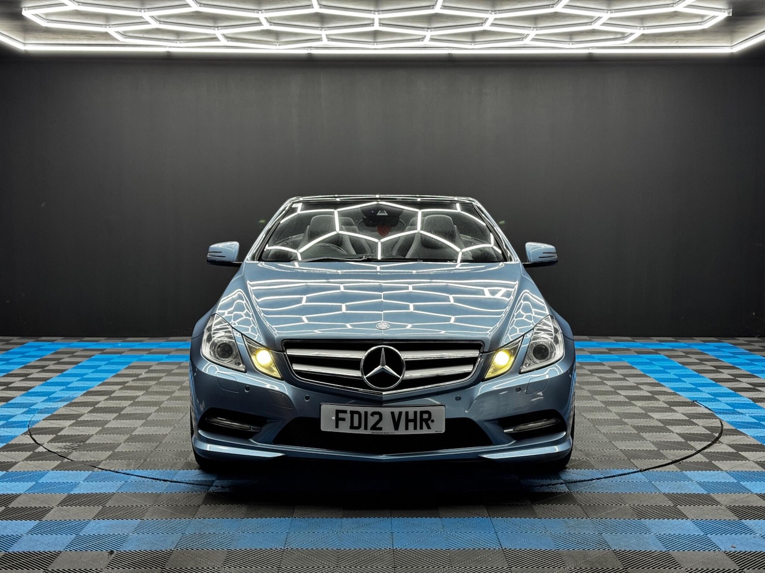 Used Mercedes-Benz E Class 2012 for sale - 77028998: Photo 2