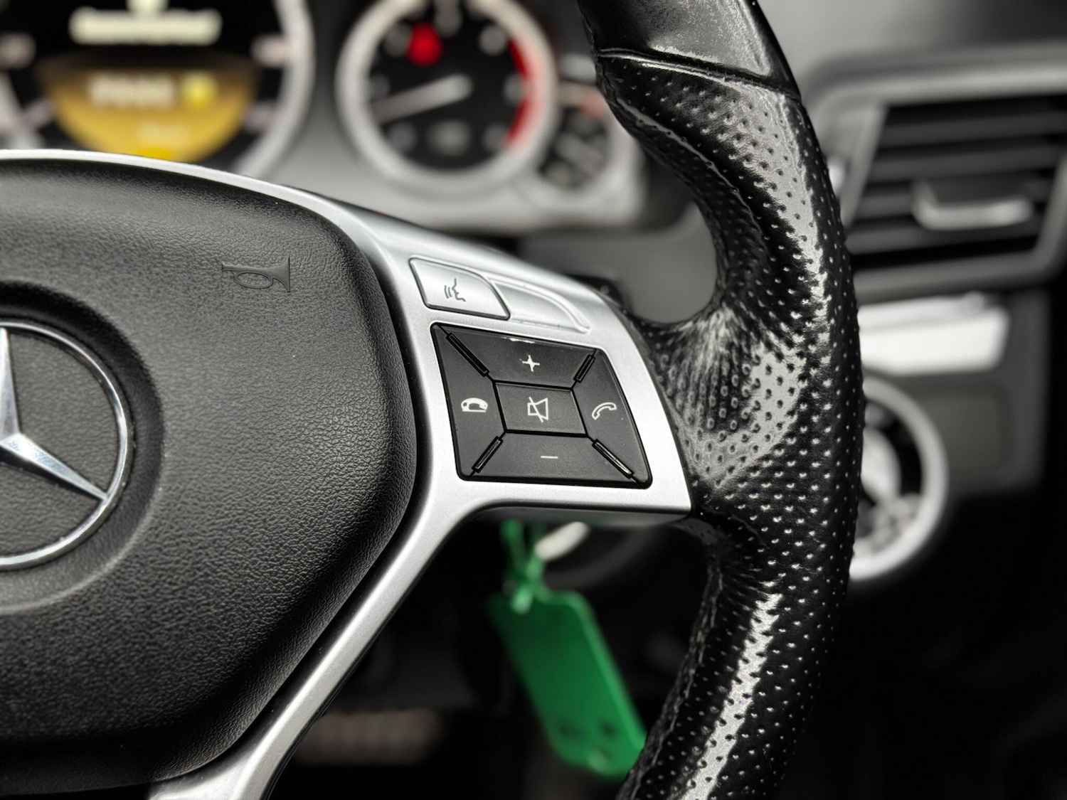 Used Mercedes-Benz E Class 2012 for sale - 77028998: Photo 20