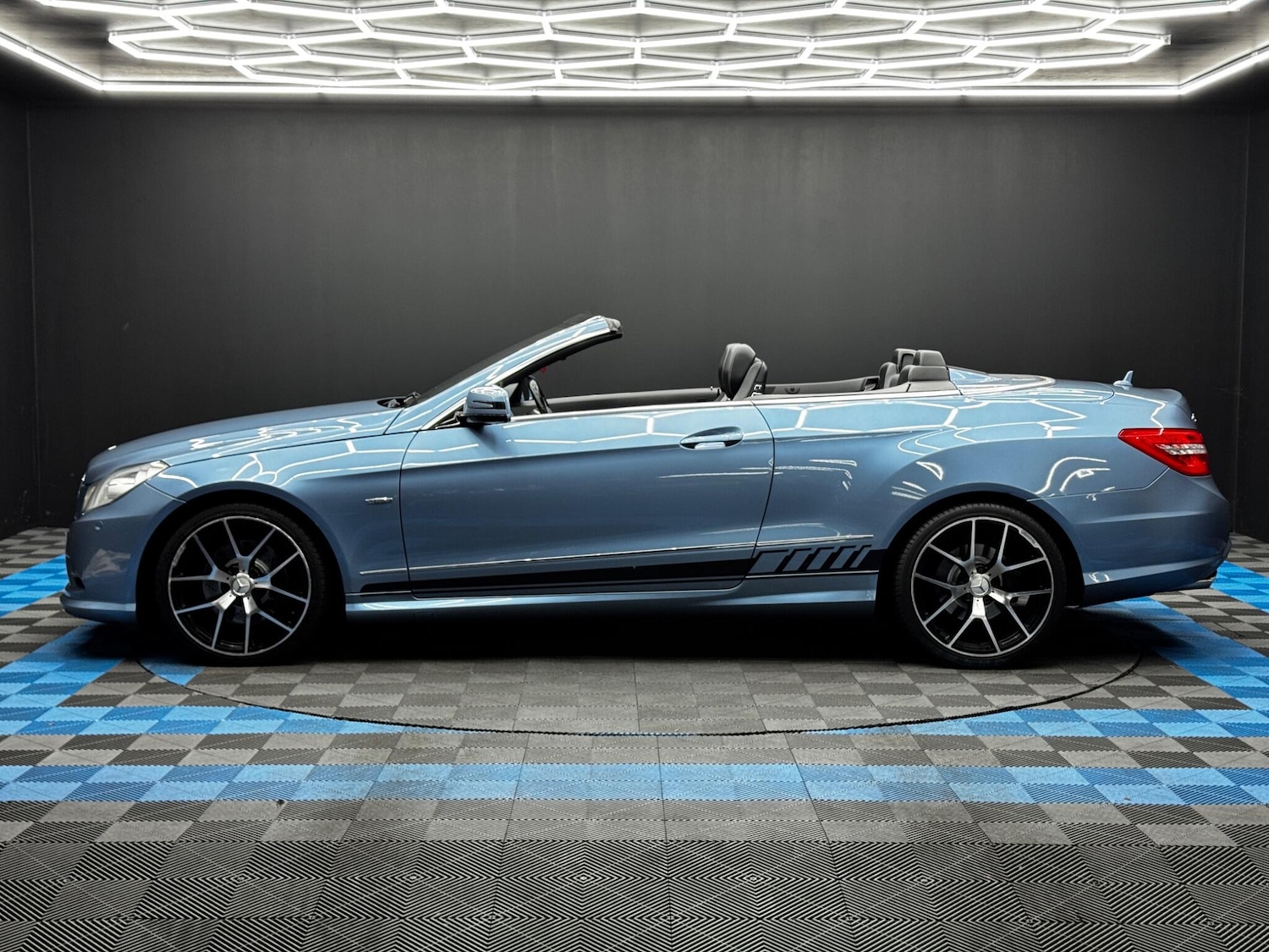 Used Mercedes-Benz E Class 2012 for sale - 77028998: Photo 8