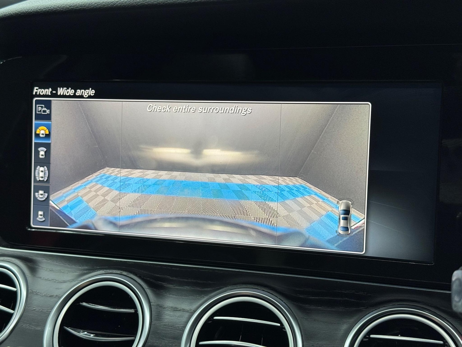 Used Mercedes-Benz E Class 2017 for sale - 76987767: Photo 38