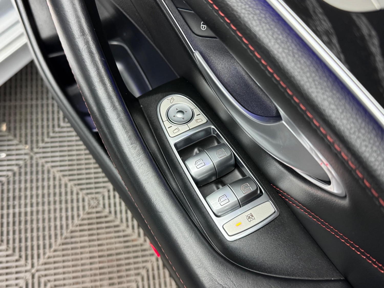 Used Mercedes-Benz E Class 2017 for sale - 76987767: Photo 46