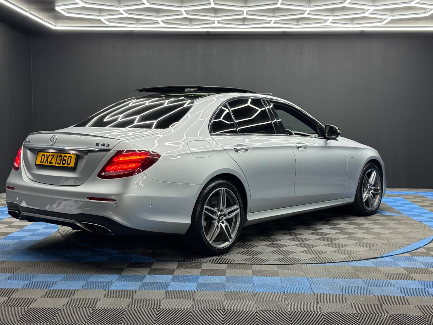 Used Mercedes-Benz E Class 2017 for sale - 76987767: Photo 5