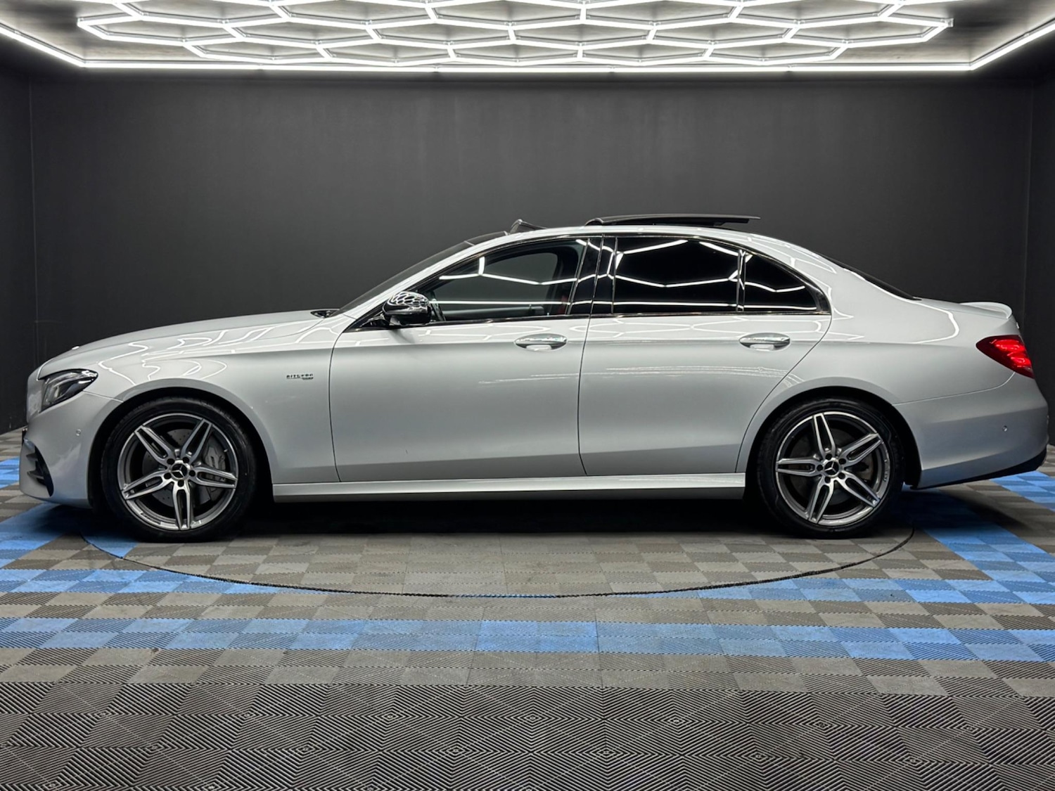 Used Mercedes-Benz E Class 2017 for sale - 76987767: Photo 8