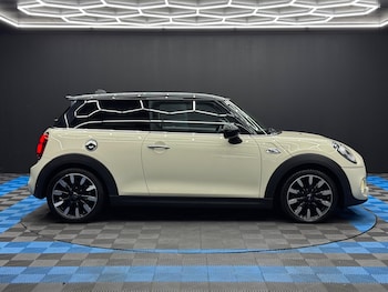 Used MINI Hatch 2019 for sale - 77016618: Photo