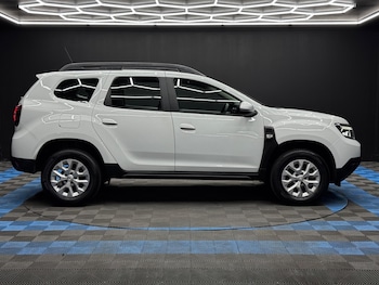 Used Dacia Duster 2023 for sale - 79520360: Photo