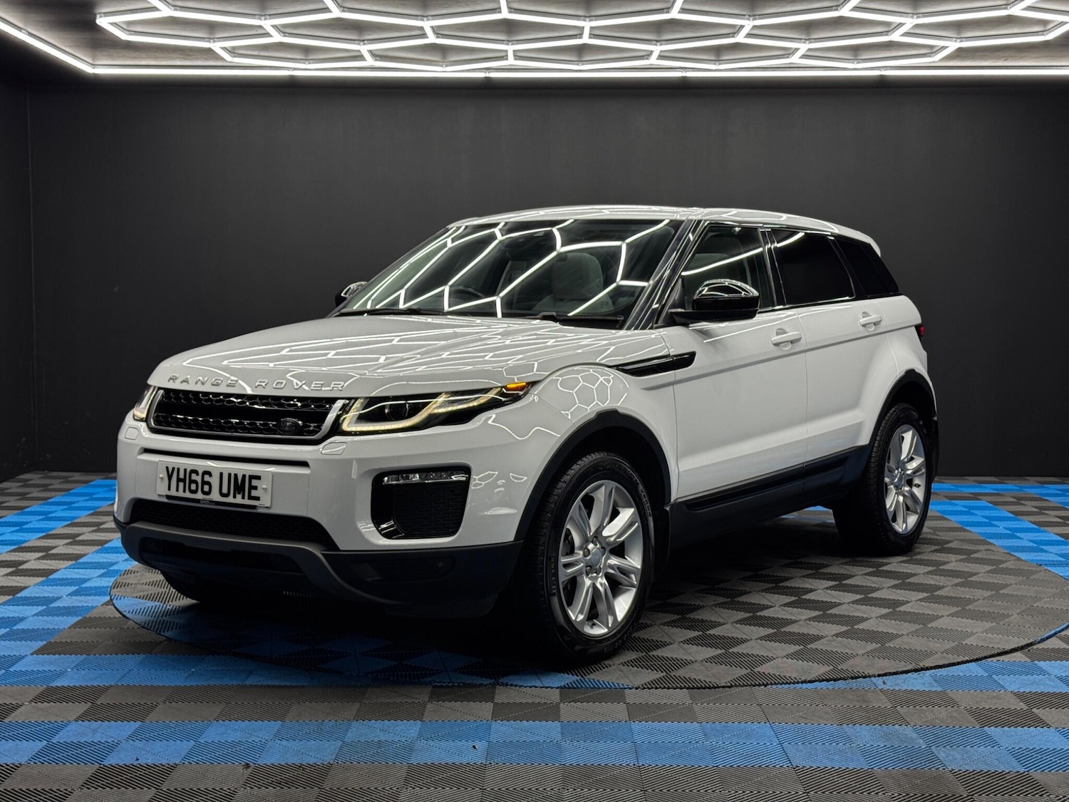 Used Land Rover Range Rover Evoque 2016 for sale - 76996296: Photo 3