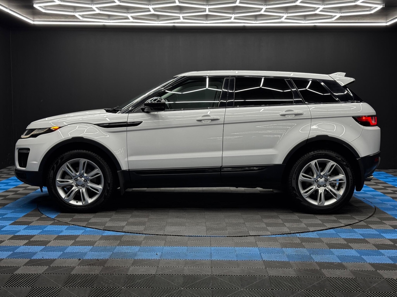 Used Land Rover Range Rover Evoque 2016 for sale - 76996296: Photo 8