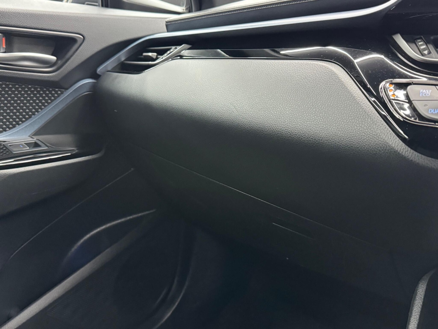 Used Toyota C-HR 2020 for sale - 76013157: Photo 31