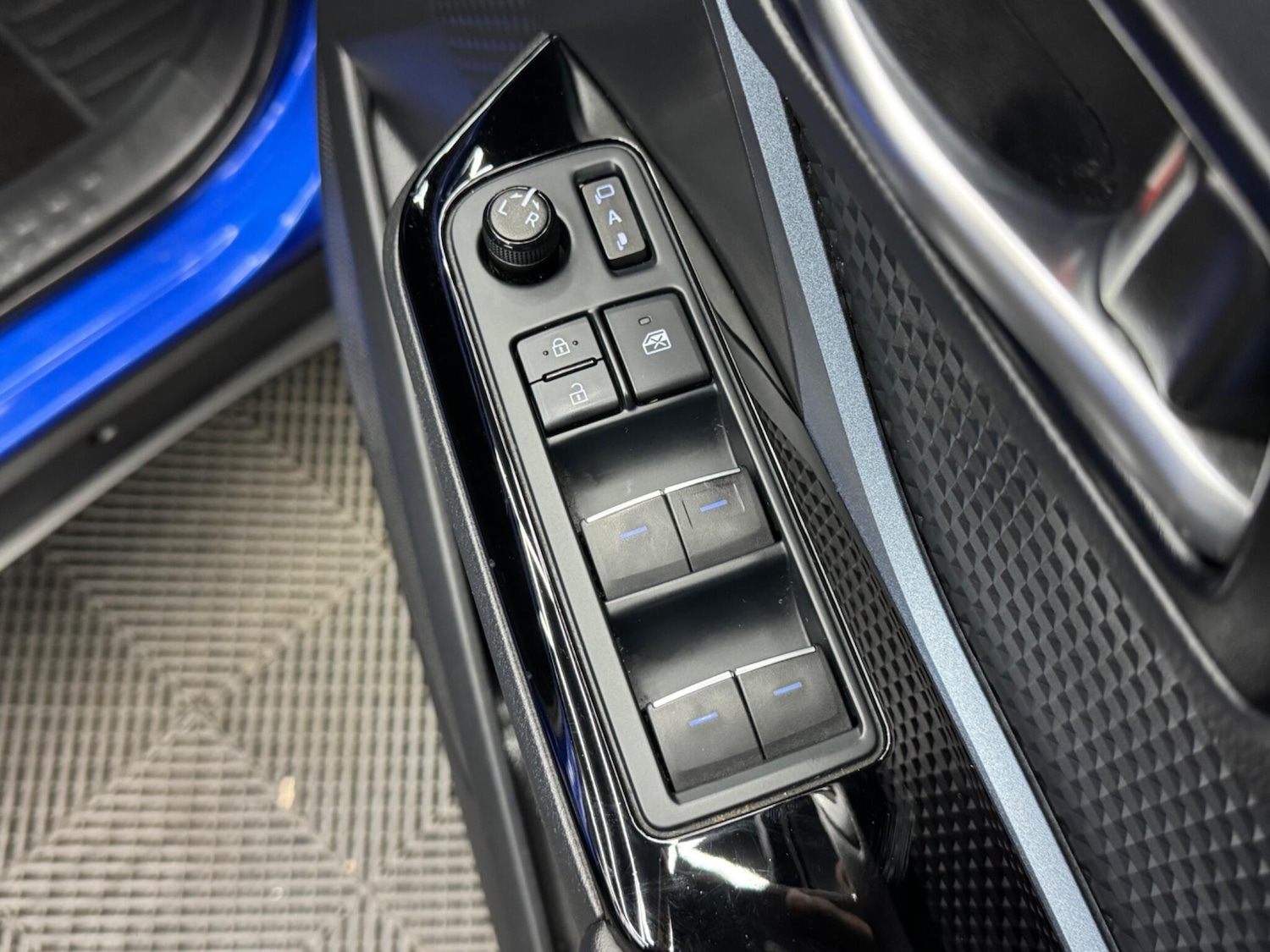 Used Toyota C-HR 2020 for sale - 76013157: Photo 34