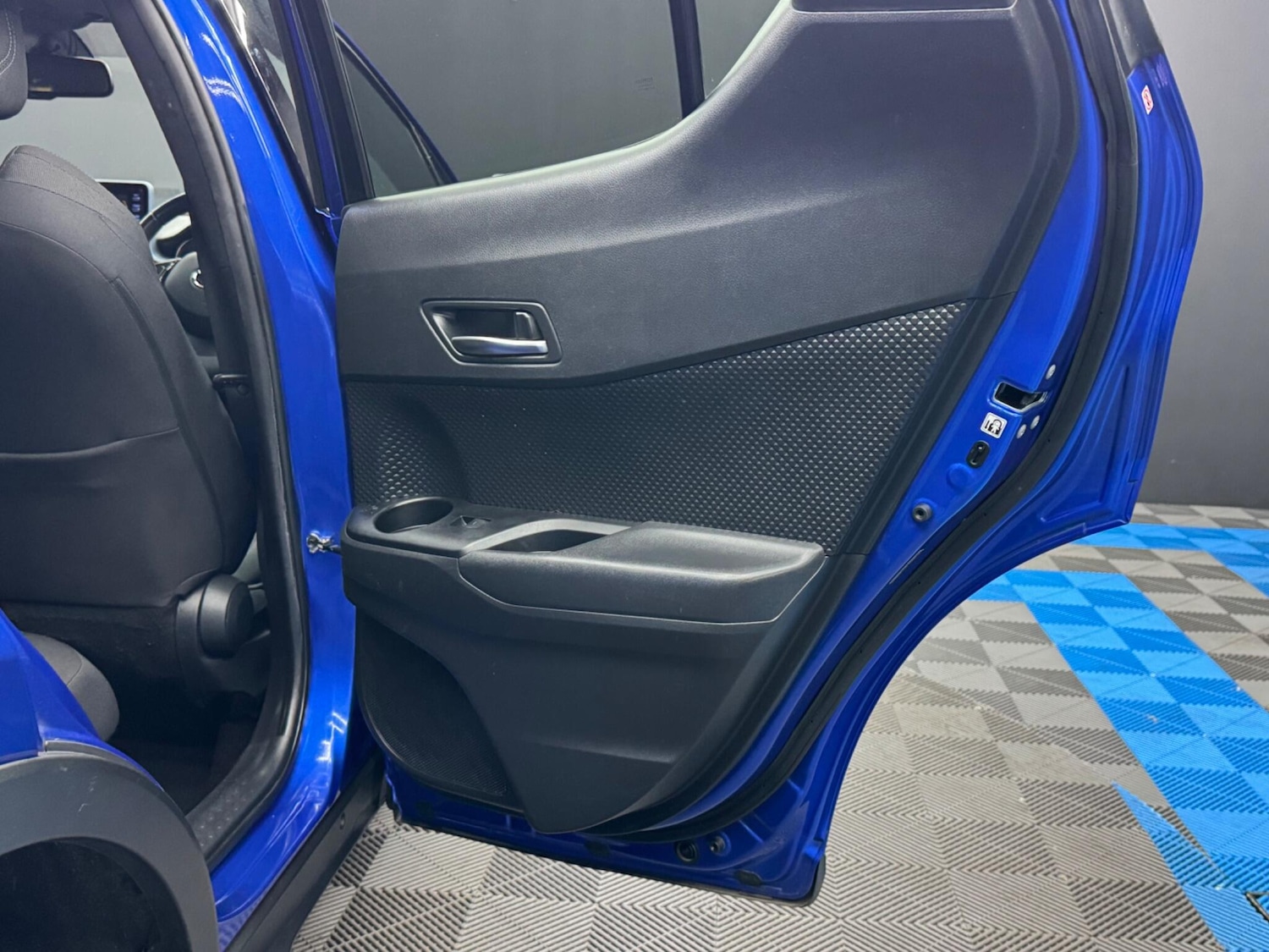 Used Toyota C-HR 2020 for sale - 76013157: Photo 35