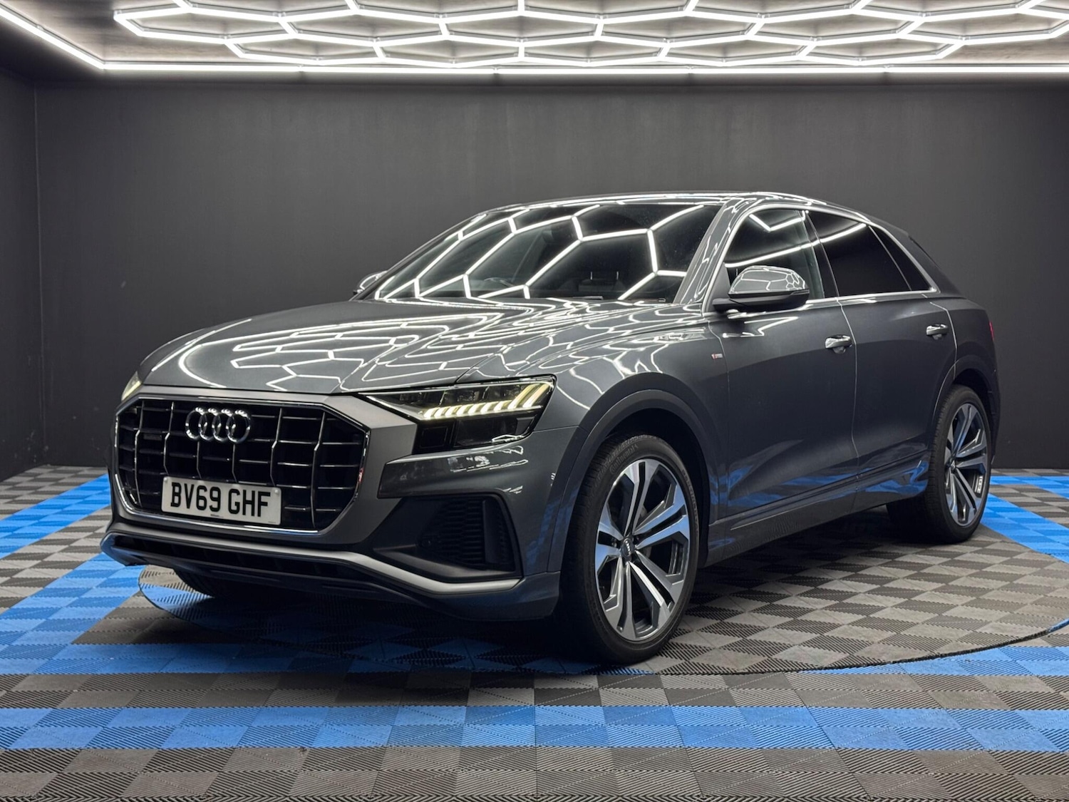 Used Audi Q8 2019 for sale - 76996010: Photo 3