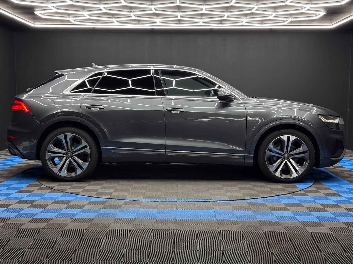 Used Audi Q8 2019 for sale - 76996010: Photo 4