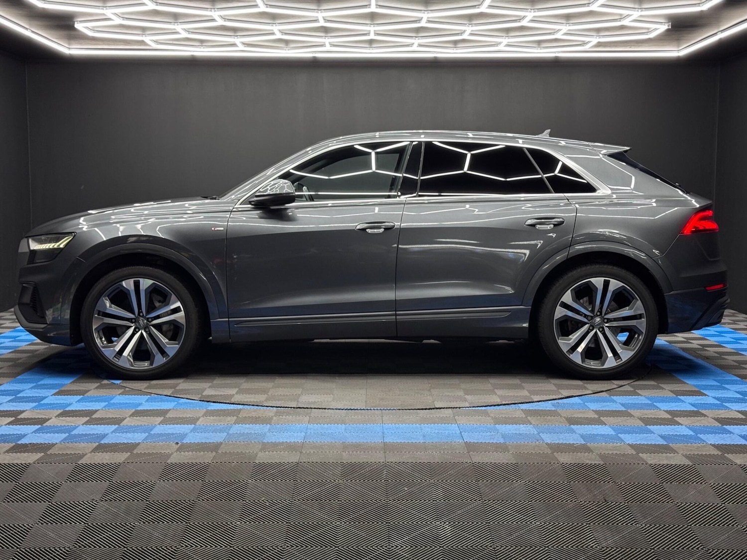 Used Audi Q8 2019 for sale - 76996010: Photo 8