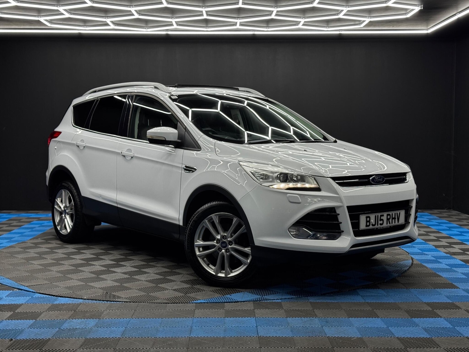 Used Ford Kuga 2015 for sale - 76659053: Photo 1