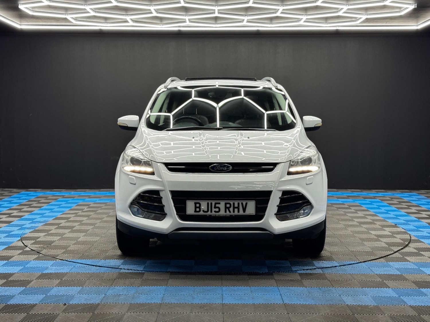 Used Ford Kuga 2015 for sale - 76659053: Photo 2