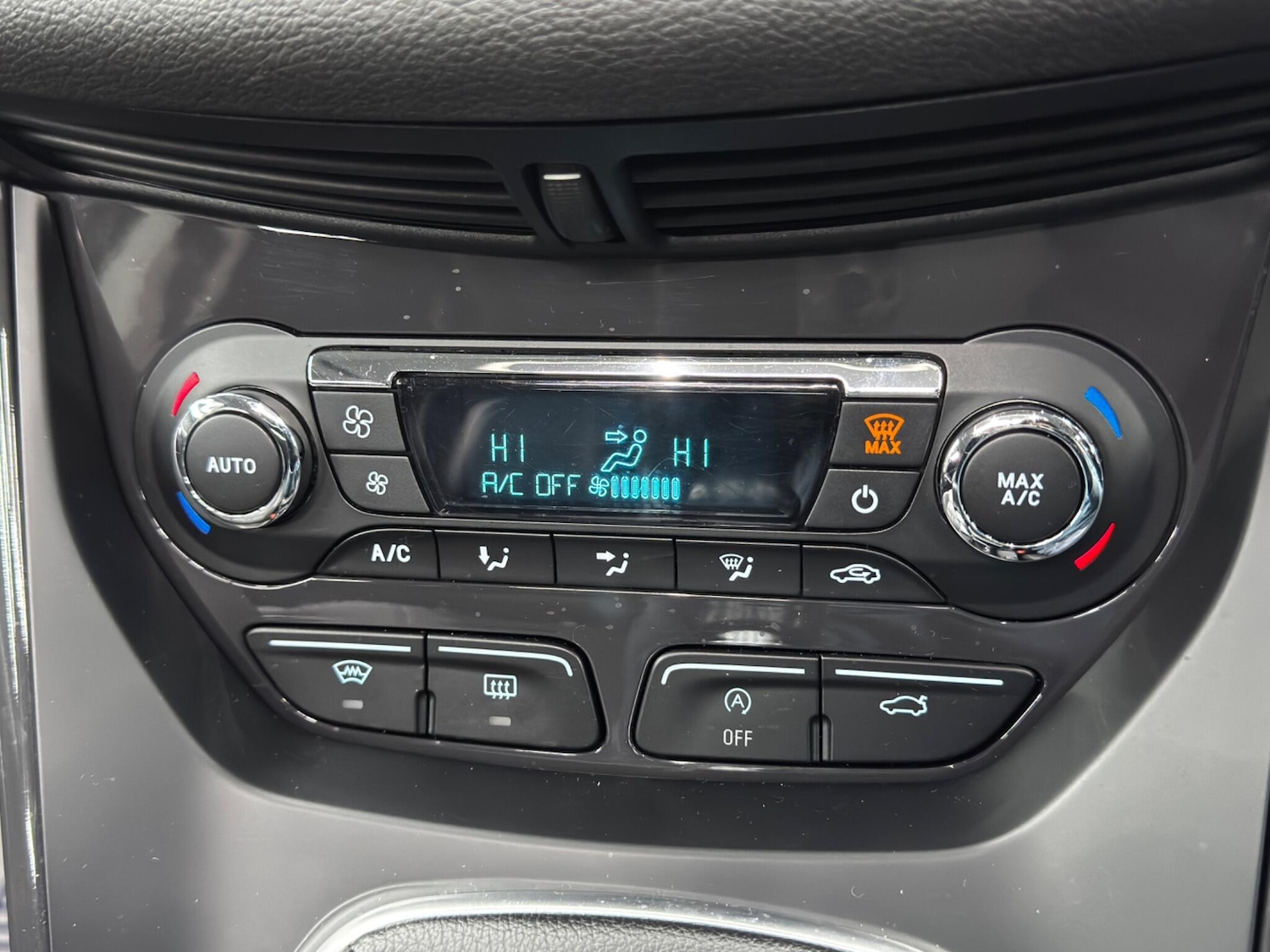 Used Ford Kuga 2015 for sale - 76659053: Photo 26