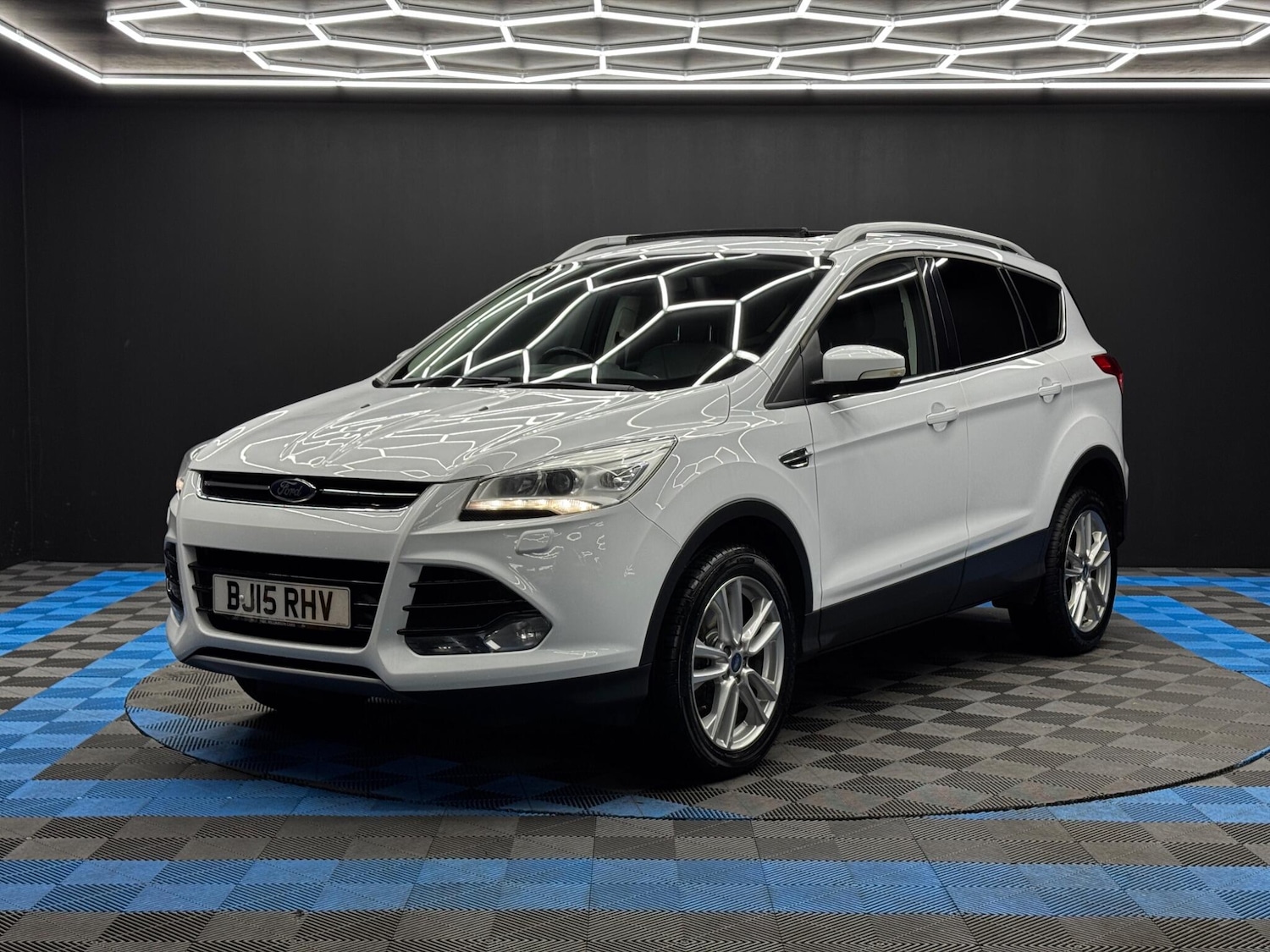 Used Ford Kuga 2015 for sale - 76659053: Photo 3