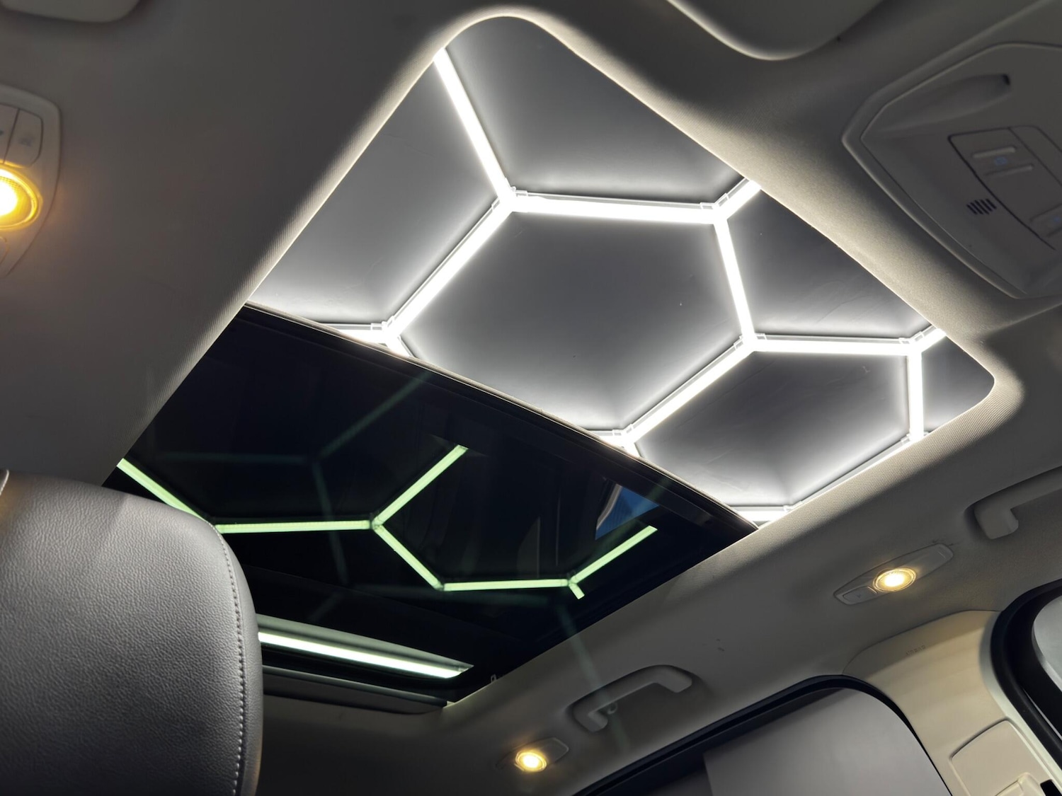 Used Ford Kuga 2015 for sale - 76659053: Photo 32