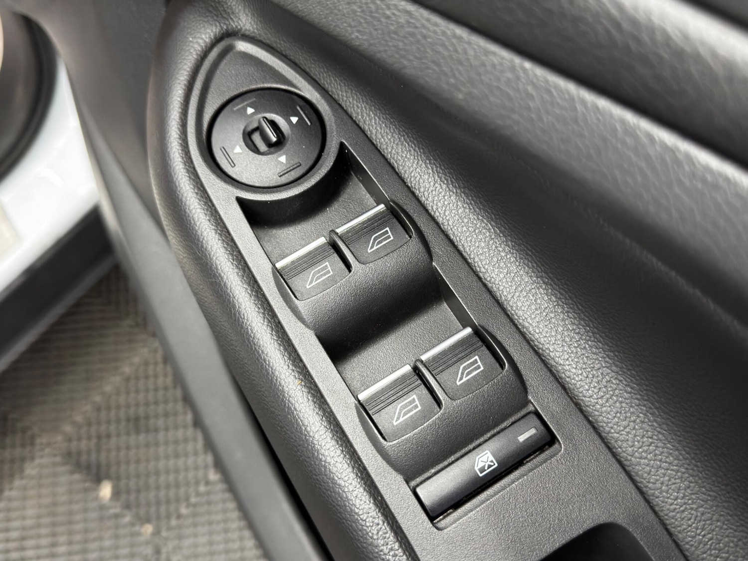 Used Ford Kuga 2015 for sale - 76659053: Photo 37