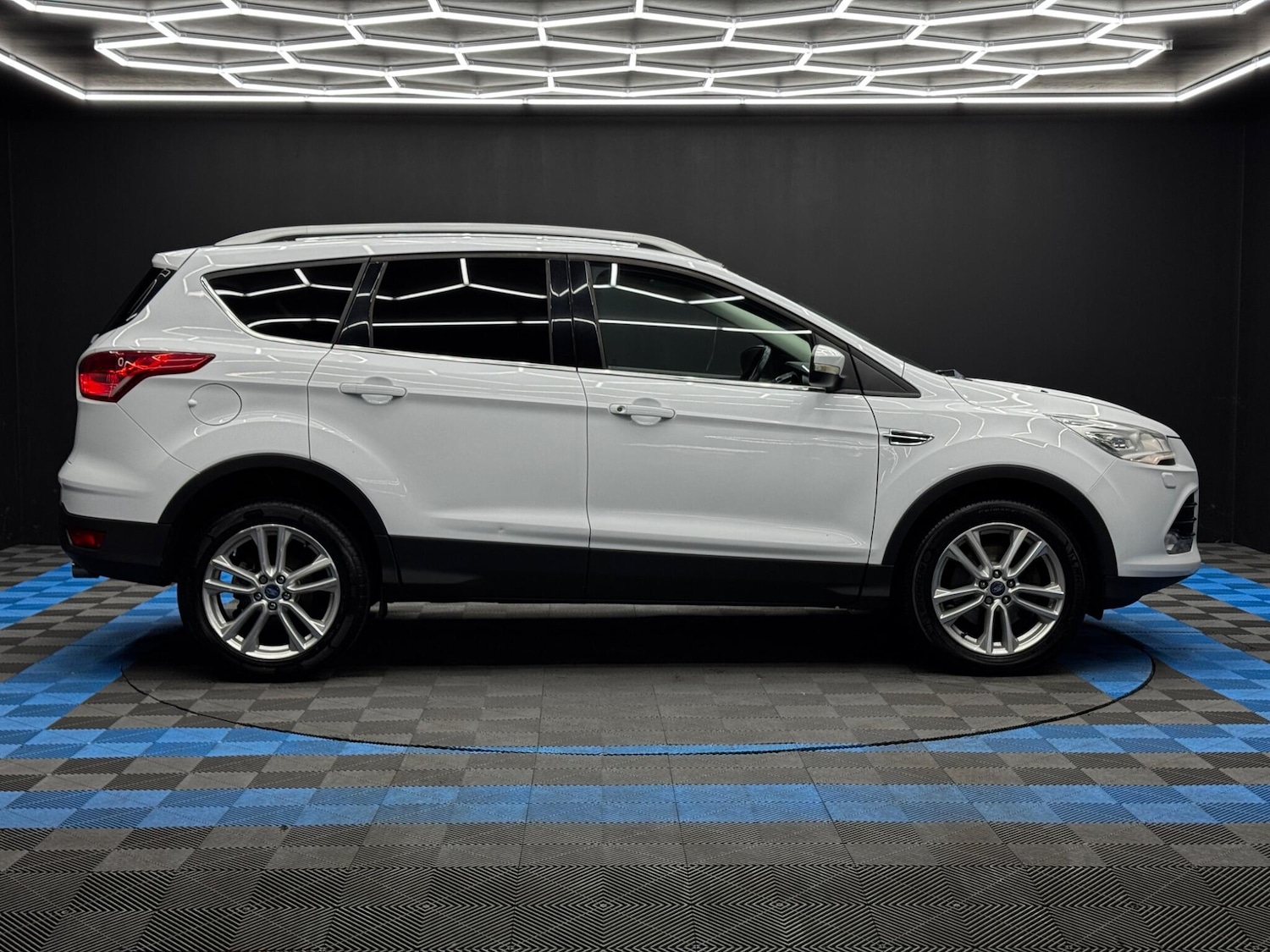 Used Ford Kuga 2015 for sale - 76659053: Photo 4