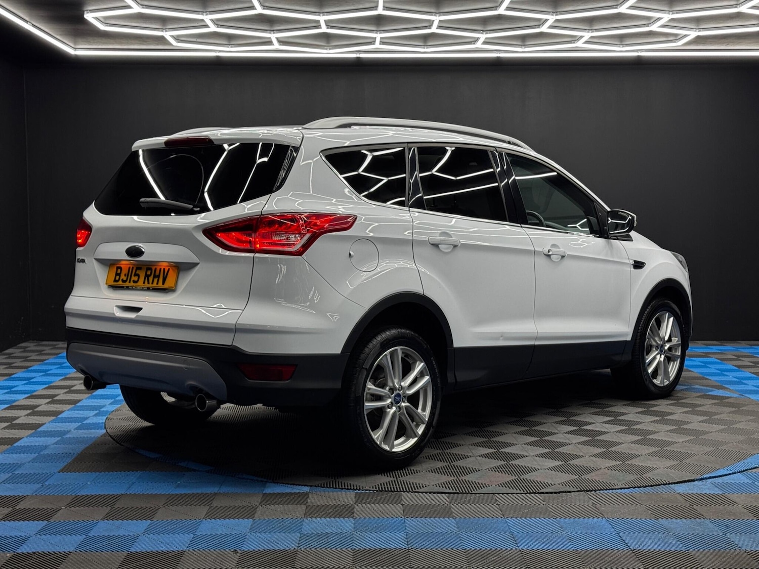 Used Ford Kuga 2015 for sale - 76659053: Photo 5