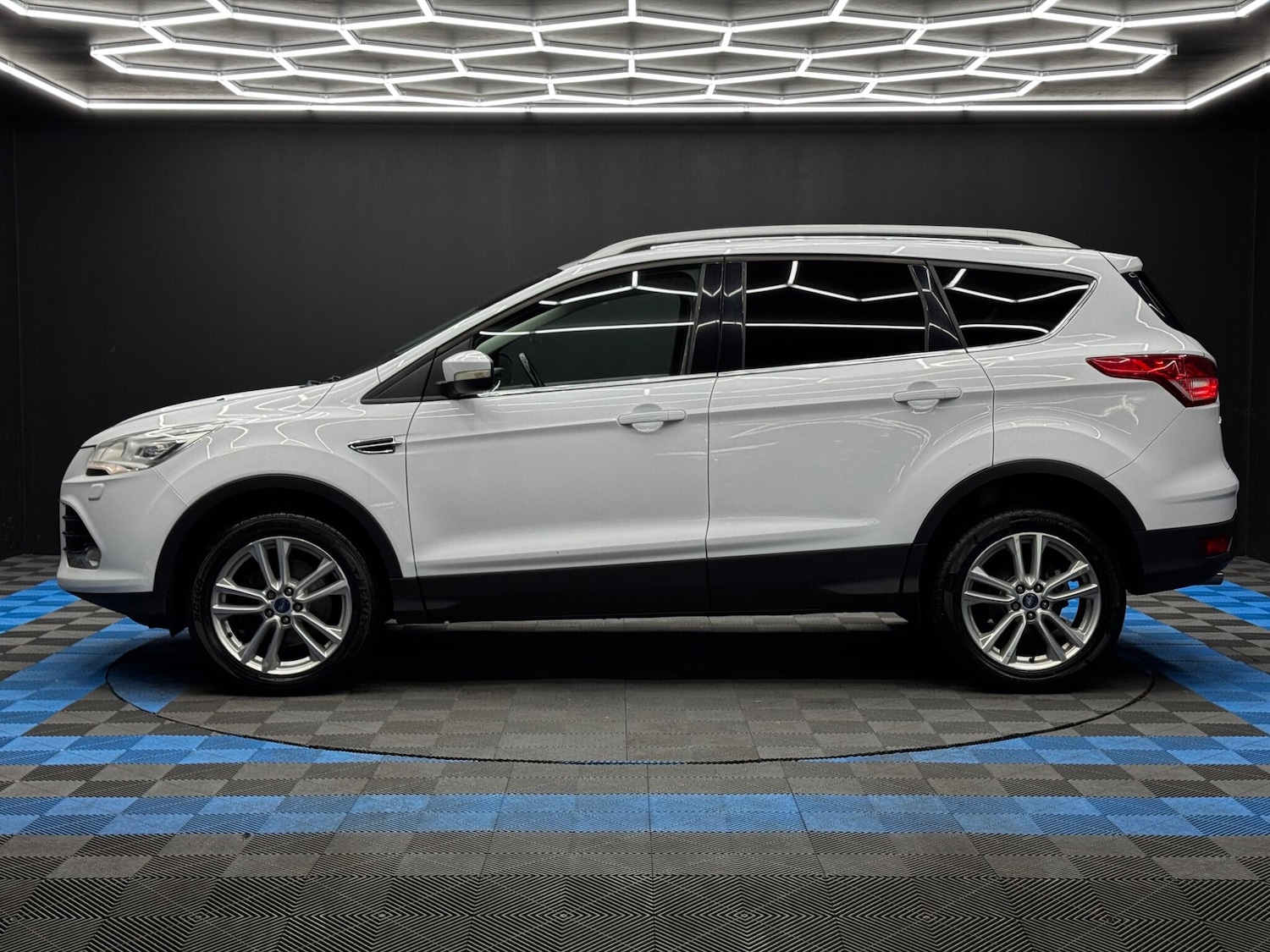 Used Ford Kuga 2015 for sale - 76659053: Photo 8
