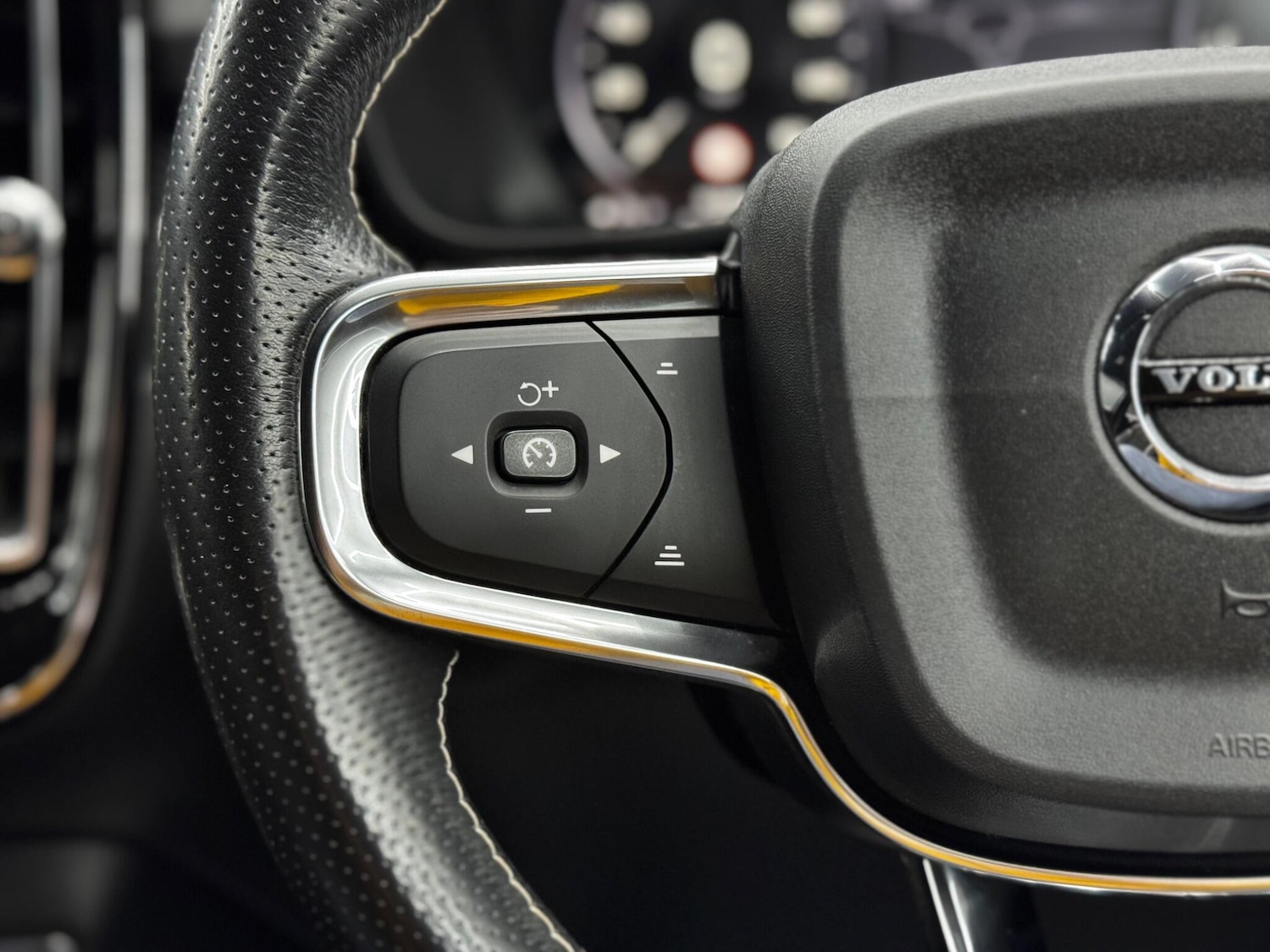 Used Volvo XC40 for sale - 76424095: Photo 20