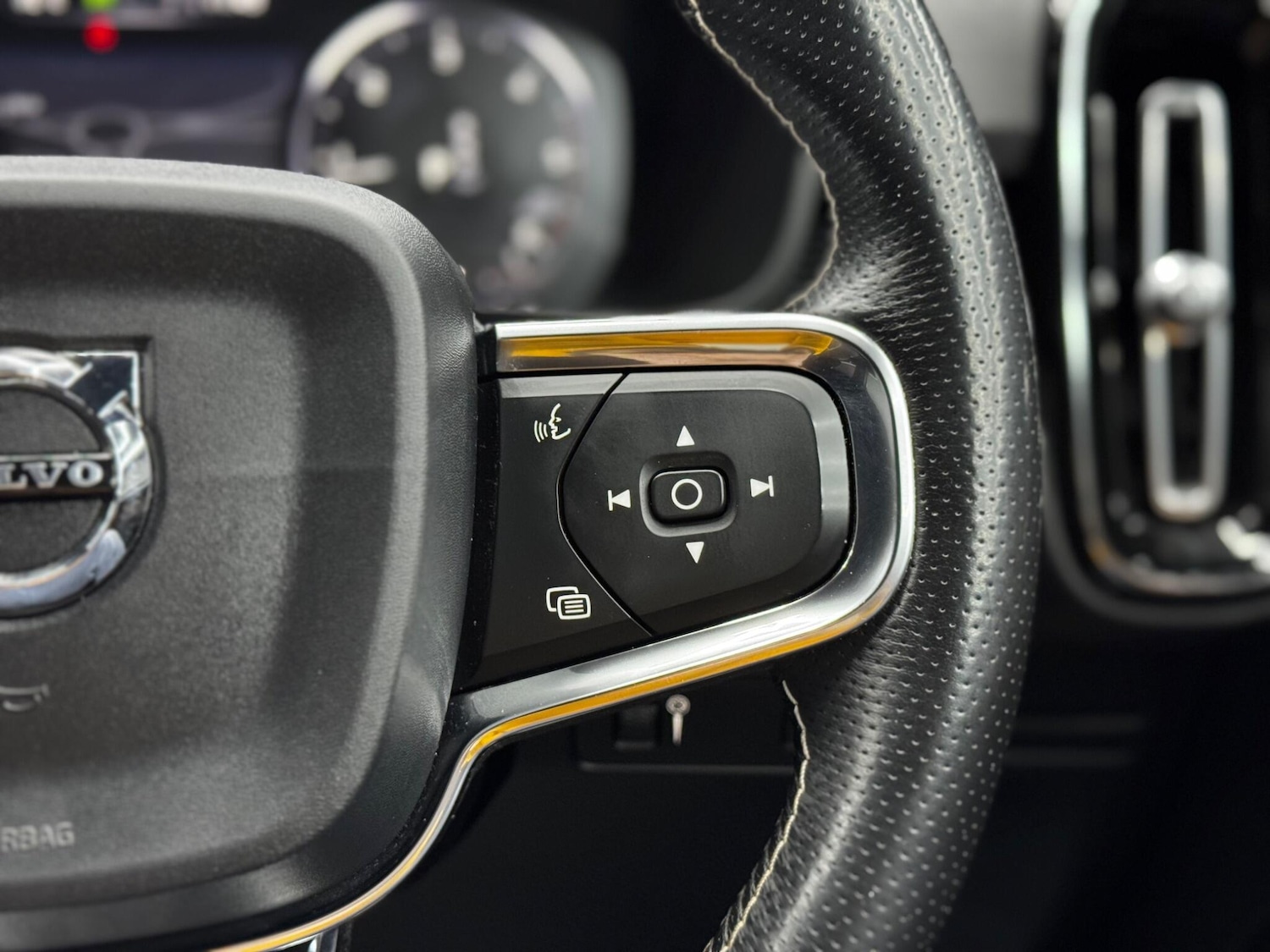 Used Volvo XC40 for sale - 76424095: Photo 21