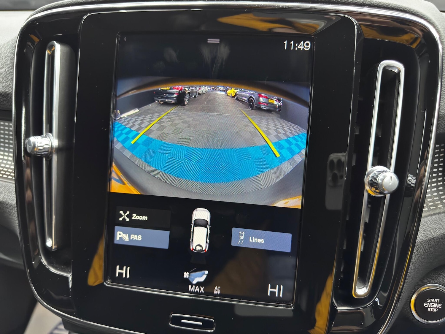 Used Volvo XC40 for sale - 76424095: Photo 32