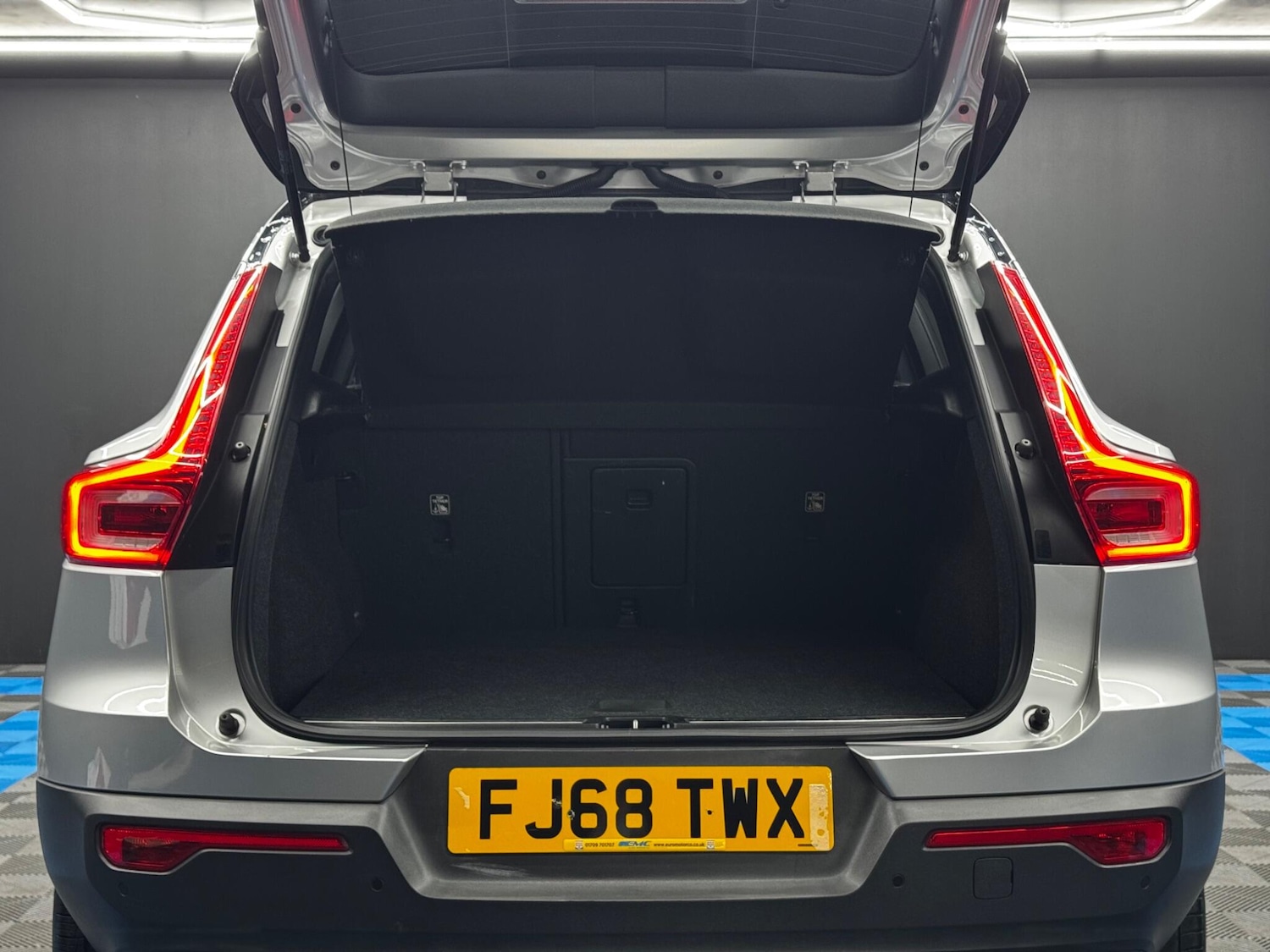 Used Volvo XC40 for sale - 76424095: Photo 35