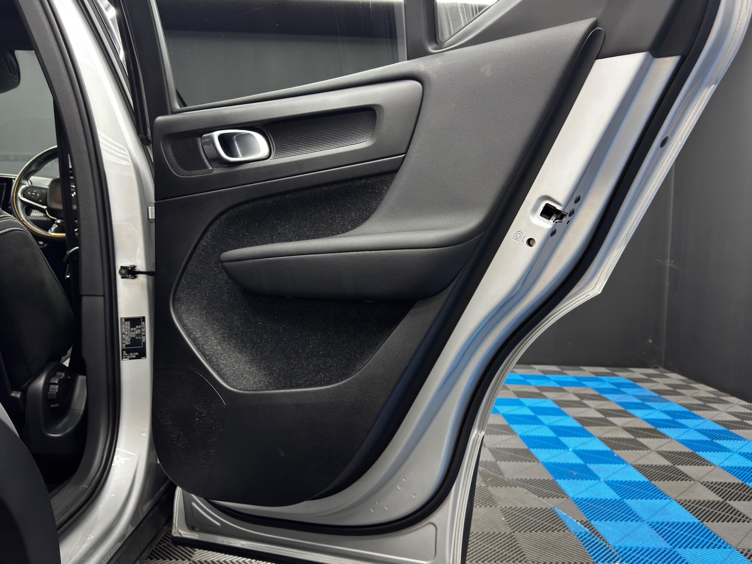 Used Volvo XC40 for sale - 76424095: Photo 38