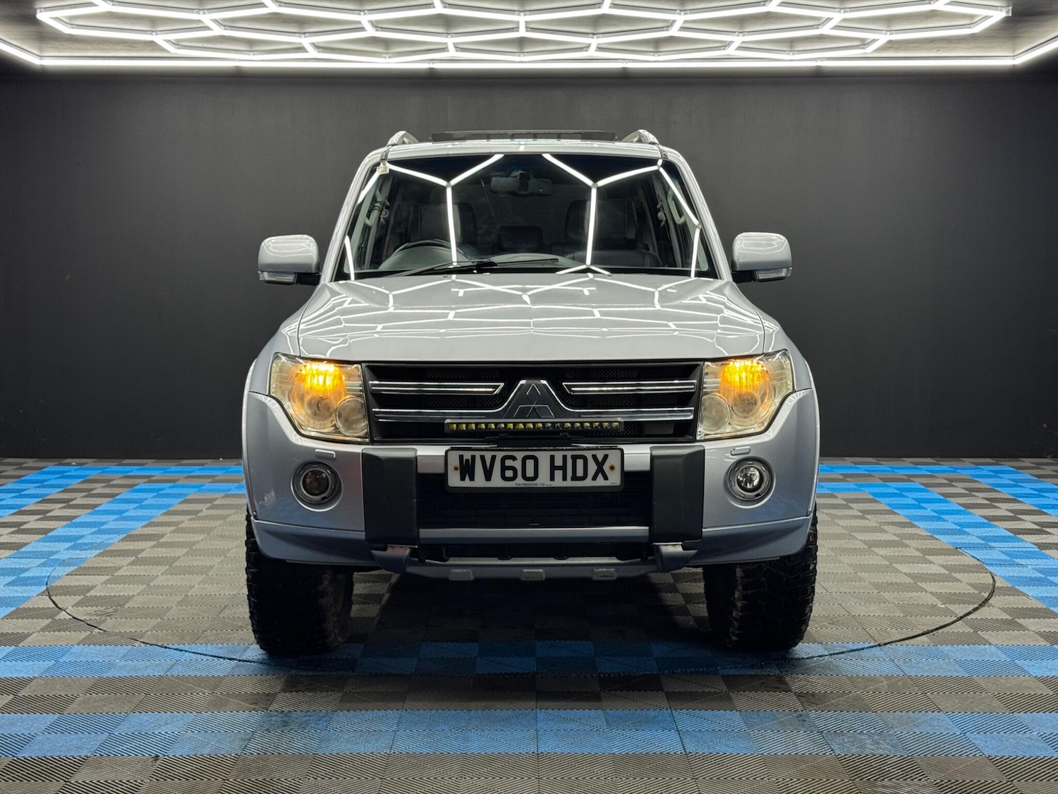 Used Mitsubishi Shogun 2010 for sale - 77598800: Photo 2