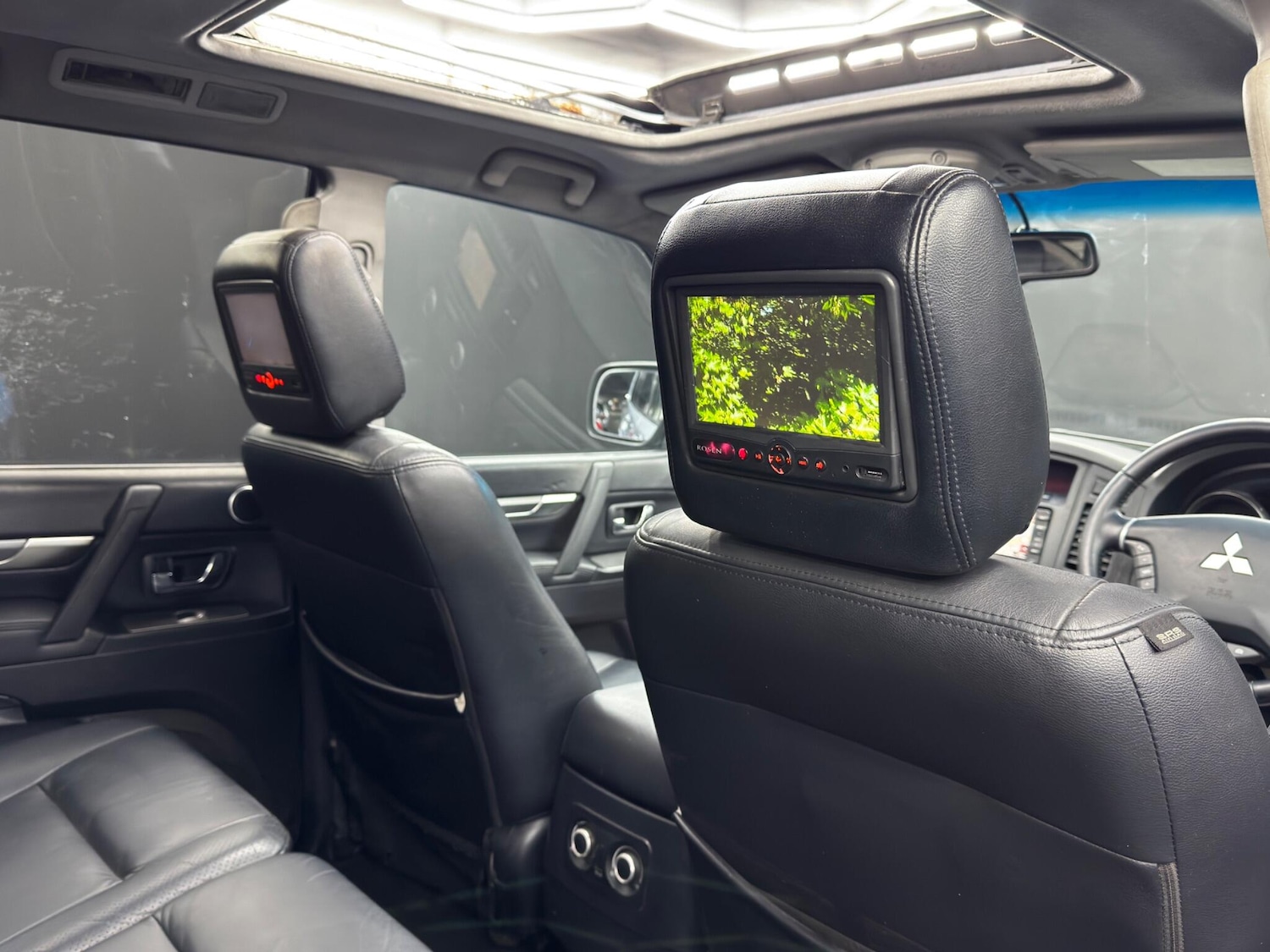 Used Mitsubishi Shogun 2010 for sale - 77598800: Photo 36