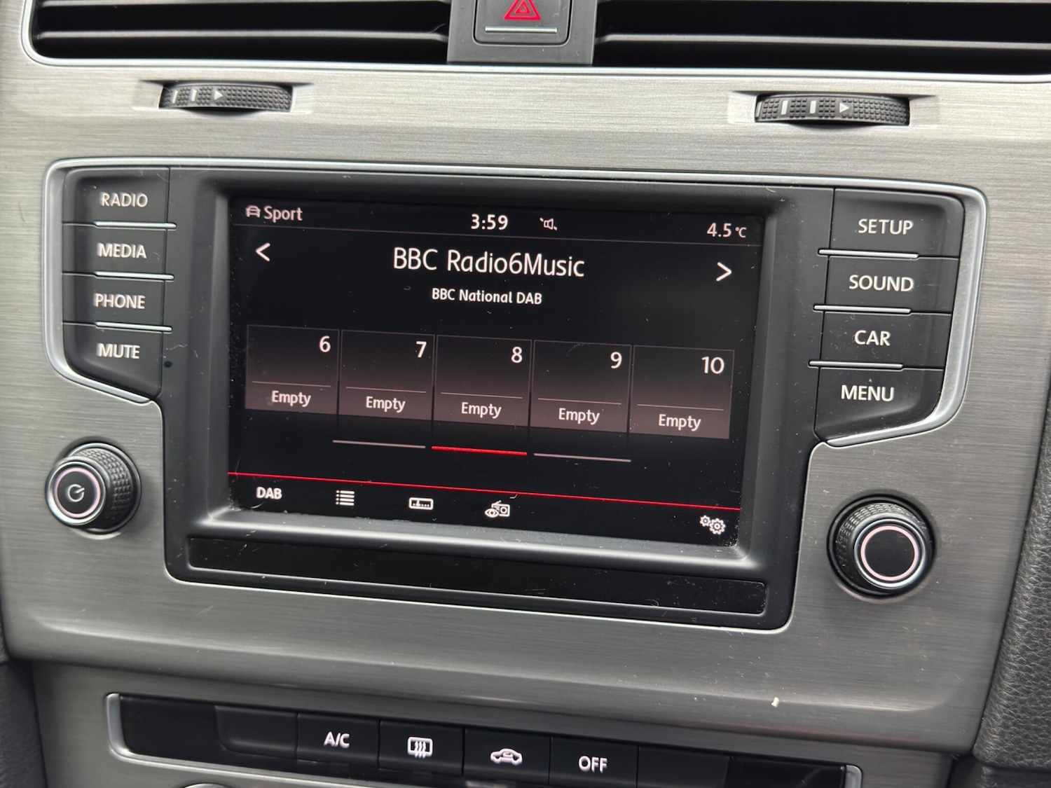 Used Volkswagen Golf 2015 for sale - 77091858: Photo 32