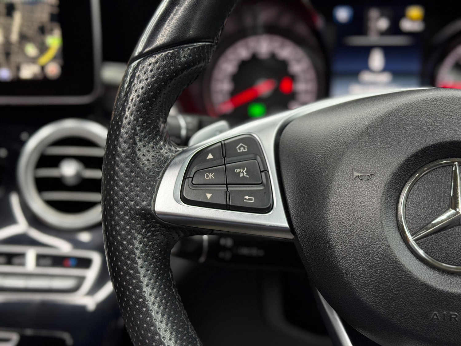 Used Mercedes-Benz GLC 2017 for sale - 77798983: Photo 18