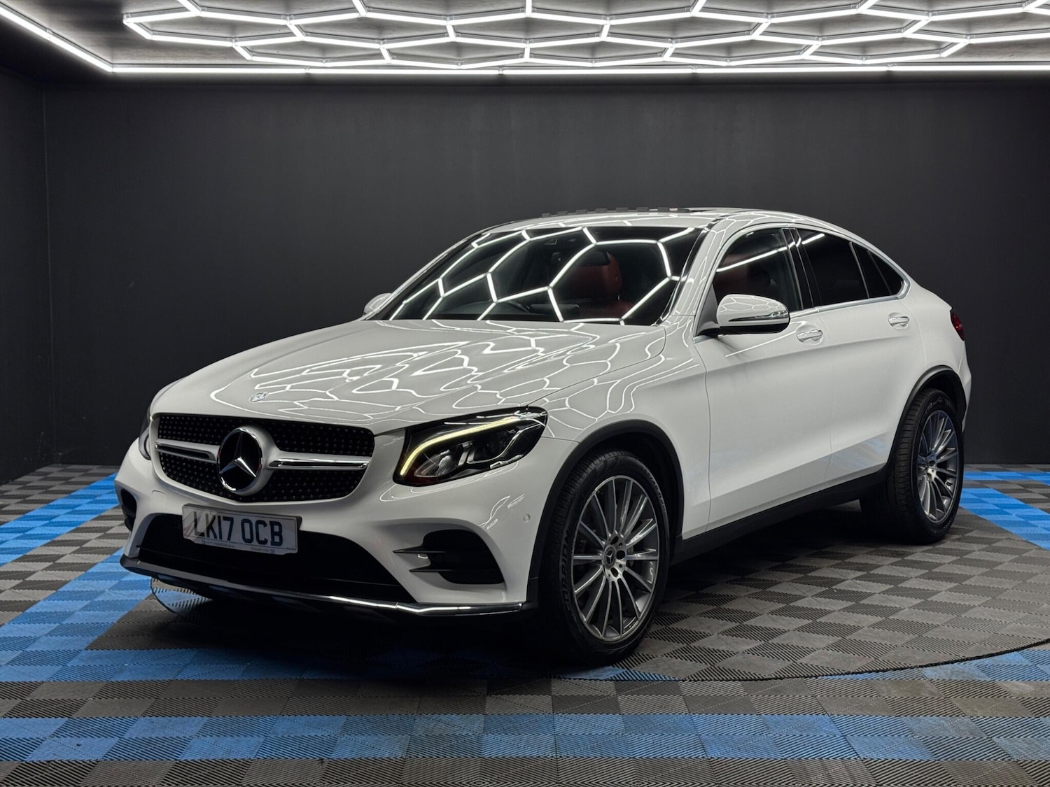 Used Mercedes-Benz GLC 2017 for sale - 77798983: Photo 3