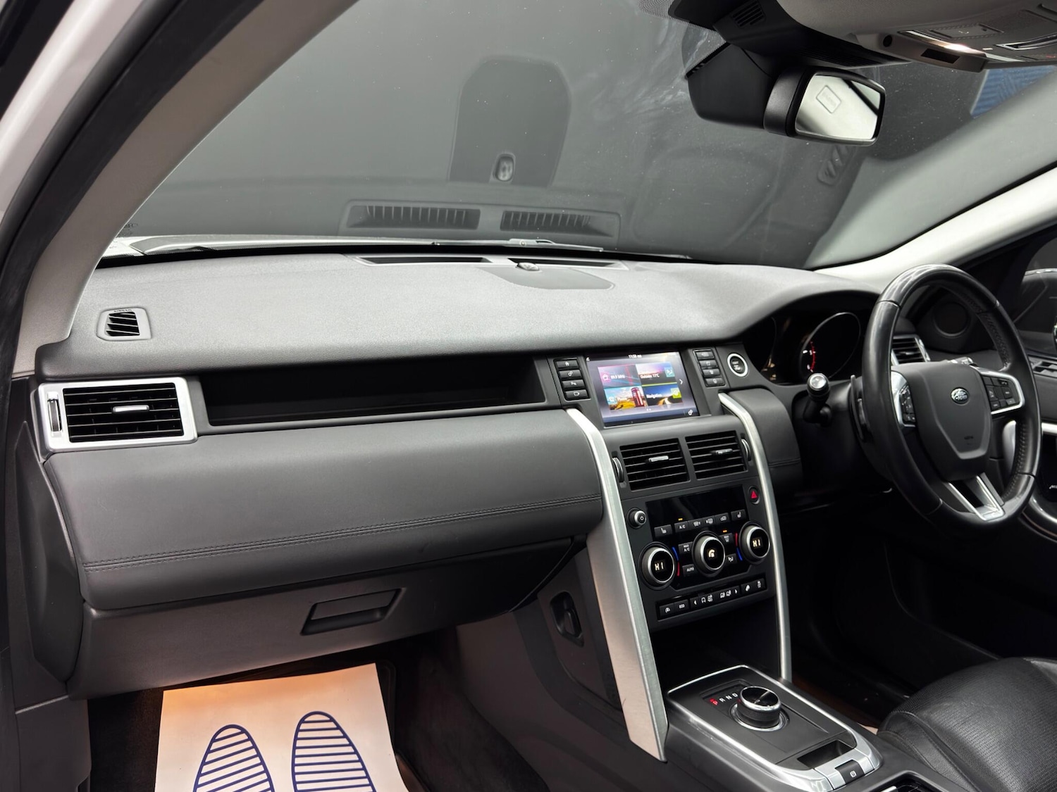 Used Land Rover Discovery Sport 2017 for sale - 76398163: Photo 11