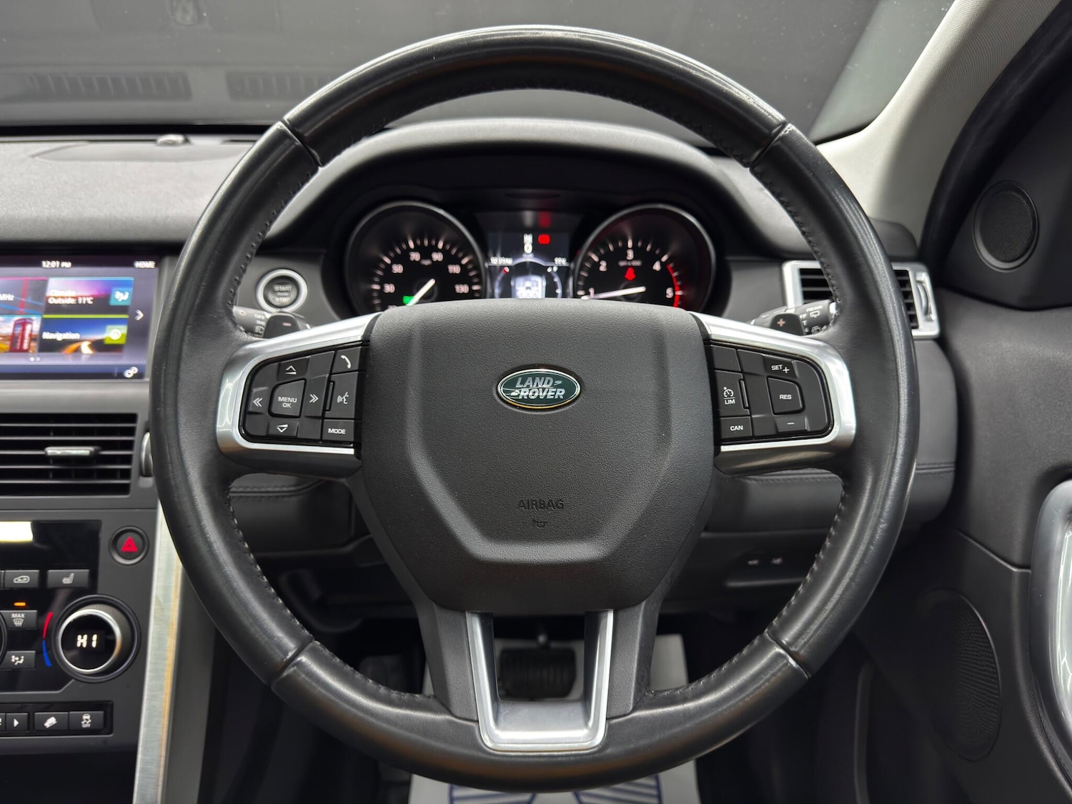 Used Land Rover Discovery Sport 2017 for sale - 76398163: Photo 20