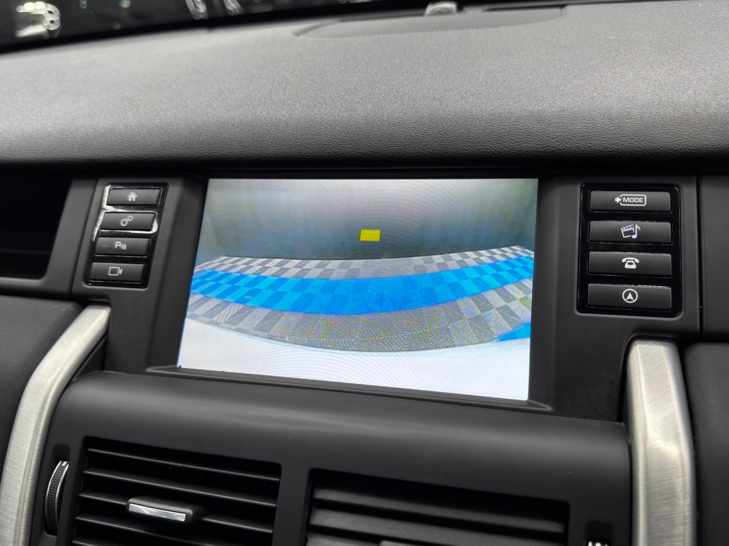 Used Land Rover Discovery Sport 2017 for sale - 76398163: Photo 32